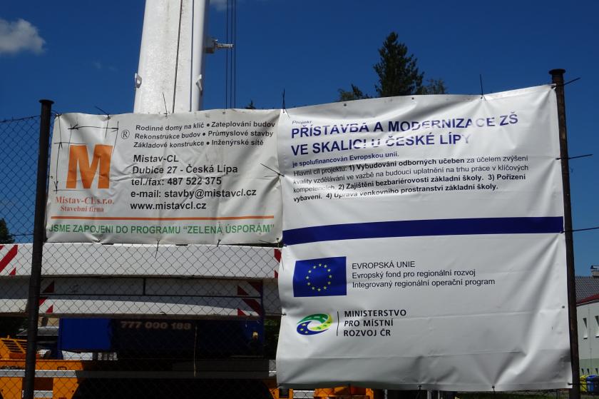 Přístavba a modernizace školy.